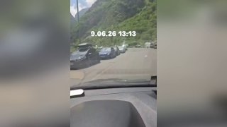 Поток армян на КПП Верхний Ларс после выборов в Армении